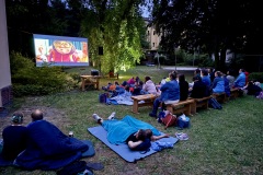 Přespávačka v zahradě